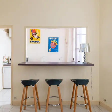 Le Retro Avec Mezzanine En Plein Centre Апартаменты *